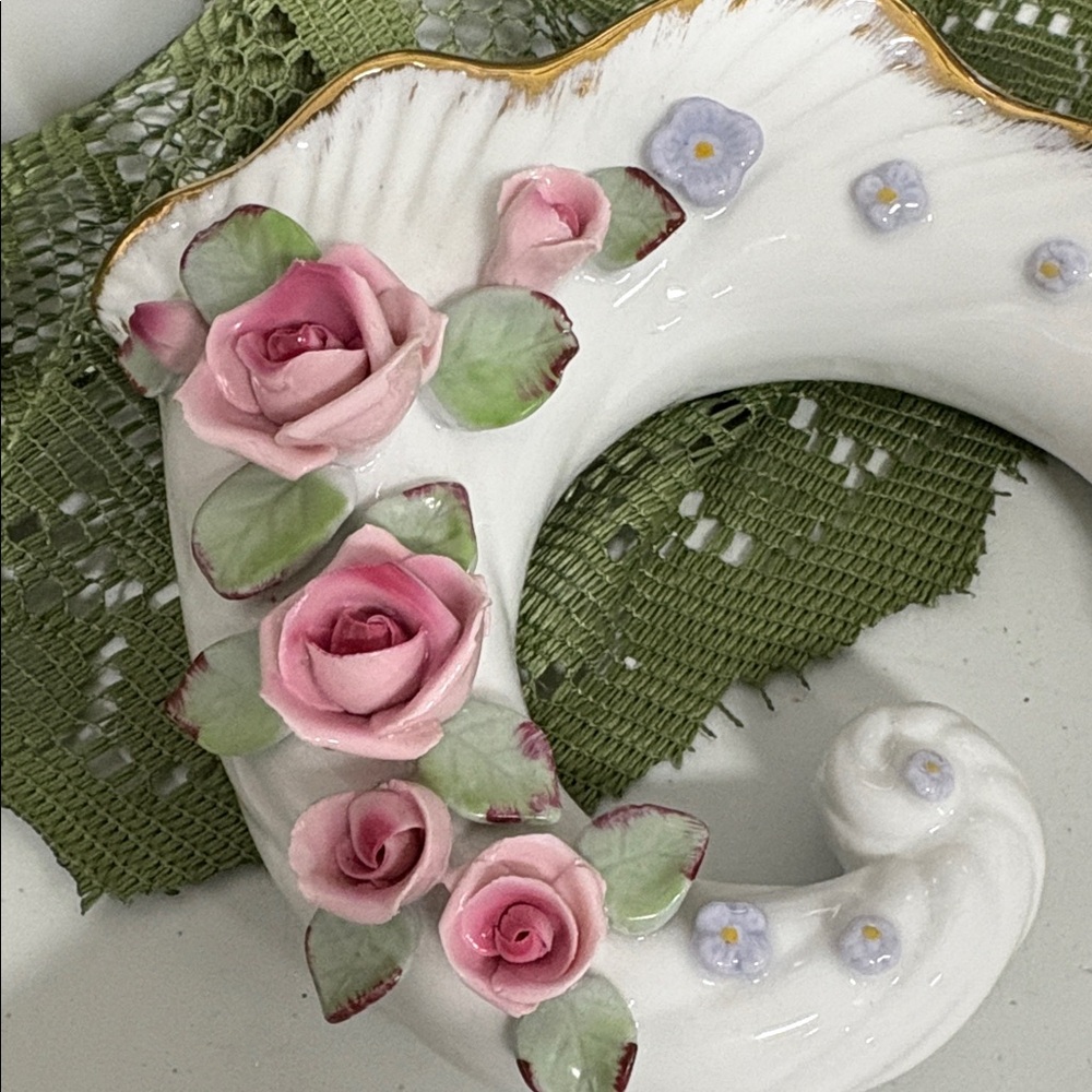 Porcelain Floral Crescent Wall Pockets - Pink Roses - Picture 4 of 7